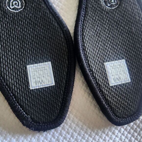 Rothy's Women's Black and Blue Flats - Picture 10 of 10